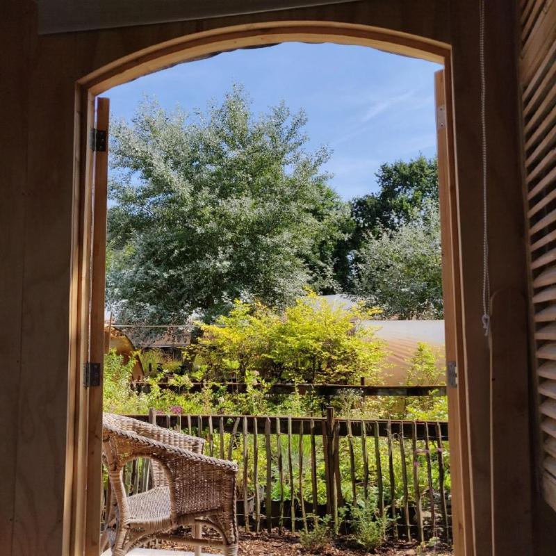 Pipowagen Overnachting Het Houten Huis Zaltbommel Εξωτερικό φωτογραφία